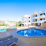 99b Hibiscus - Spacious 2-bedroom With Pool Views