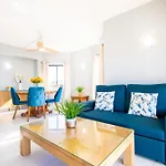 99b Hibiscus - Spacious 2-bedroom With Pool Views アパート *