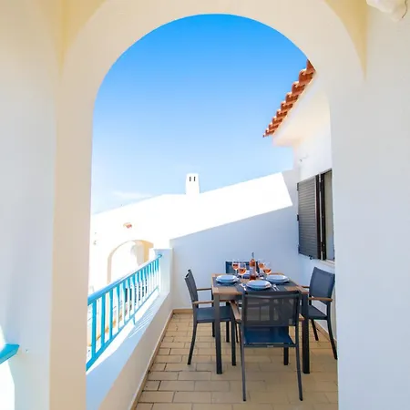 99b Hibiscus - Spacious 2-bedroom With Pool Views Appartement *