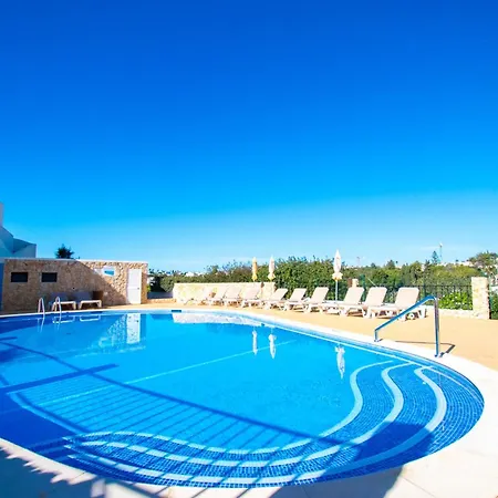 99b Hibiscus - Spacious 2-bedroom With Pool Views Appartement