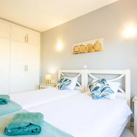 Apartment 99b Hibiscus - Spacious 2-bedroom With Pool Views Carvoeiro (Lagoa)