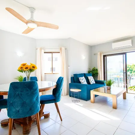 99b Hibiscus - Spacious 2-bedroom With Pool Views Apartment *