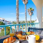 99b Hibiscus - Spacious 2-bedroom With Pool Views Apartment