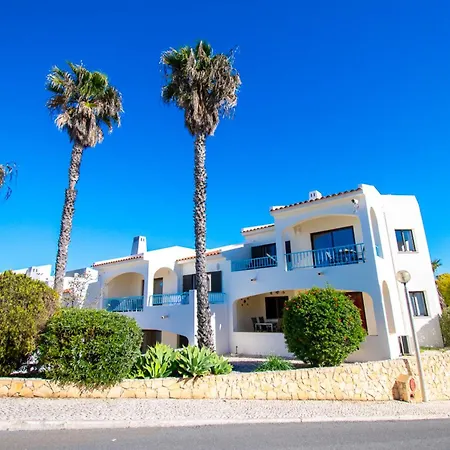 99b Hibiscus - Spacious 2-bedroom With Pool Views