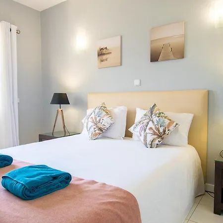 99b Hibiscus - Spacious 2-bedroom With Pool Views Carvoeiro (Lagoa)