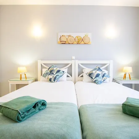 99b Hibiscus - Spacious 2-bedroom With Pool Views Apartamento Carvoeiro (Lagoa)