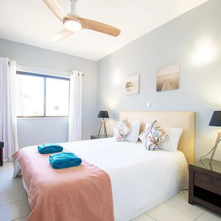 99b Hibiscus - Spacious 2-bedroom With Pool Views Carvoeiro (Lagoa)