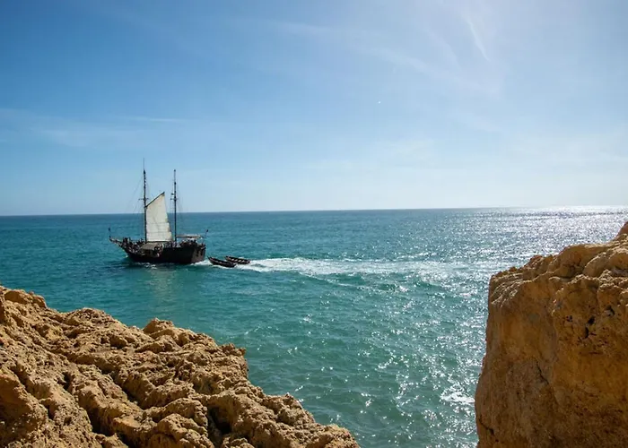 99b Hibiscus - Spacious 2-bedroom With Pool Views * Καρβοέιρο