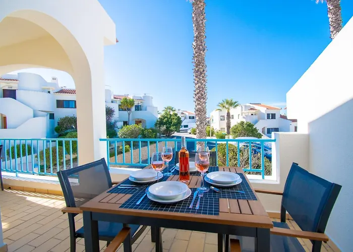 99b Hibiscus - Spacious 2-bedroom With Pool Views Διαμέρισμα *