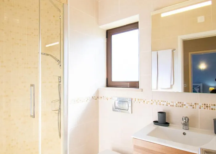 99b Hibiscus - Spacious 2-bedroom With Pool Views * Καρβοέιρο