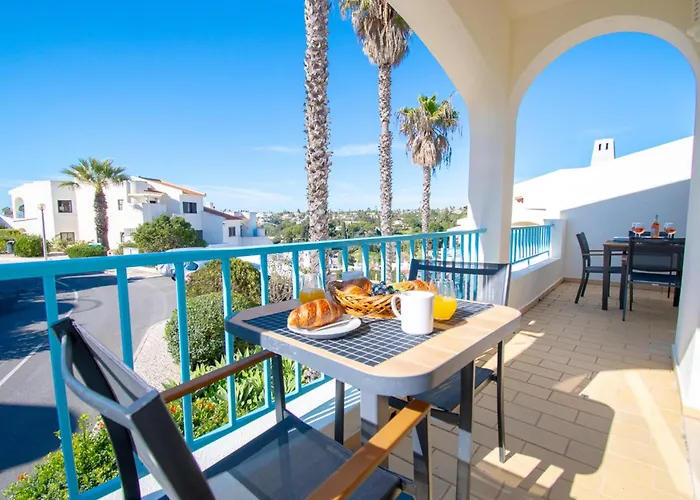 99b Hibiscus - Spacious 2-bedroom With Pool Views Διαμέρισμα Καρβοέιρο